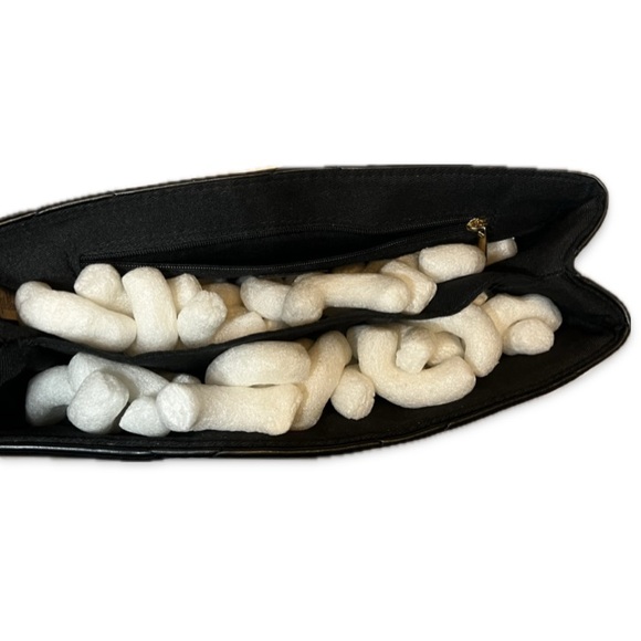 🖤 Aldo Black Quilted Leather Purse with Gold Chain Strap 🖤 - Picture 3 of 6